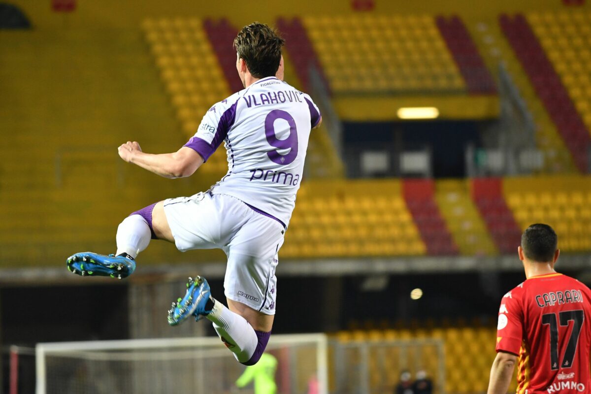 Vlahovic-Fiorentina: da un anno i viola lo tentano, da un anno lui non risponde