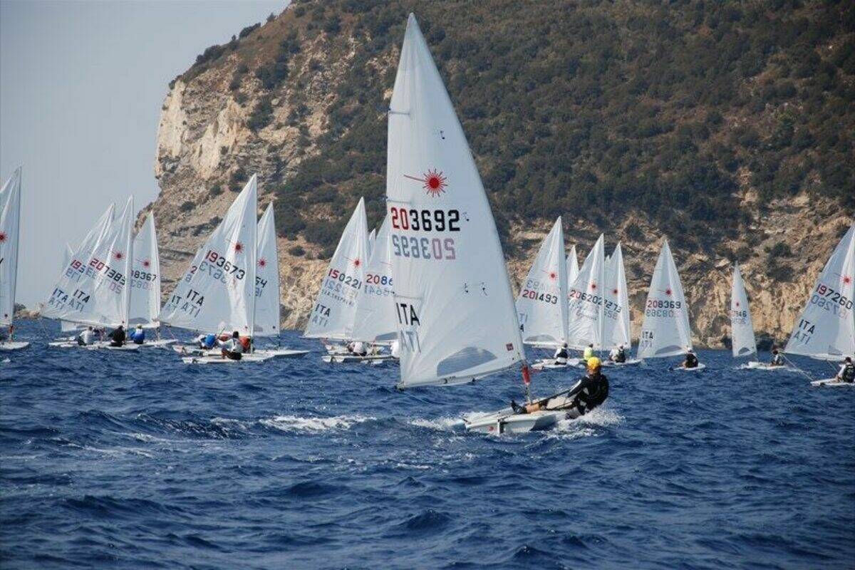 Vela: a Marina di Campo il Campionato Italiano (3° Prova) LASER ILCA 4-6-7 tutte le classifiche e tutte le fotografie