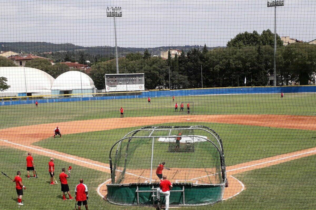 Baseball: Al “Pier Paolo Vita Baseball Stadium” il derbissimo toscano Fiorentina Baseball-BBC Ecopolis Grosseto  finisce in parità: Gara 1 vede il successo grossetano 12-0 (7°); in gara 2 la Fiorentina pareggia vincendo  5-0 cogliendo la 1° vittoria nella Poule salvezza.