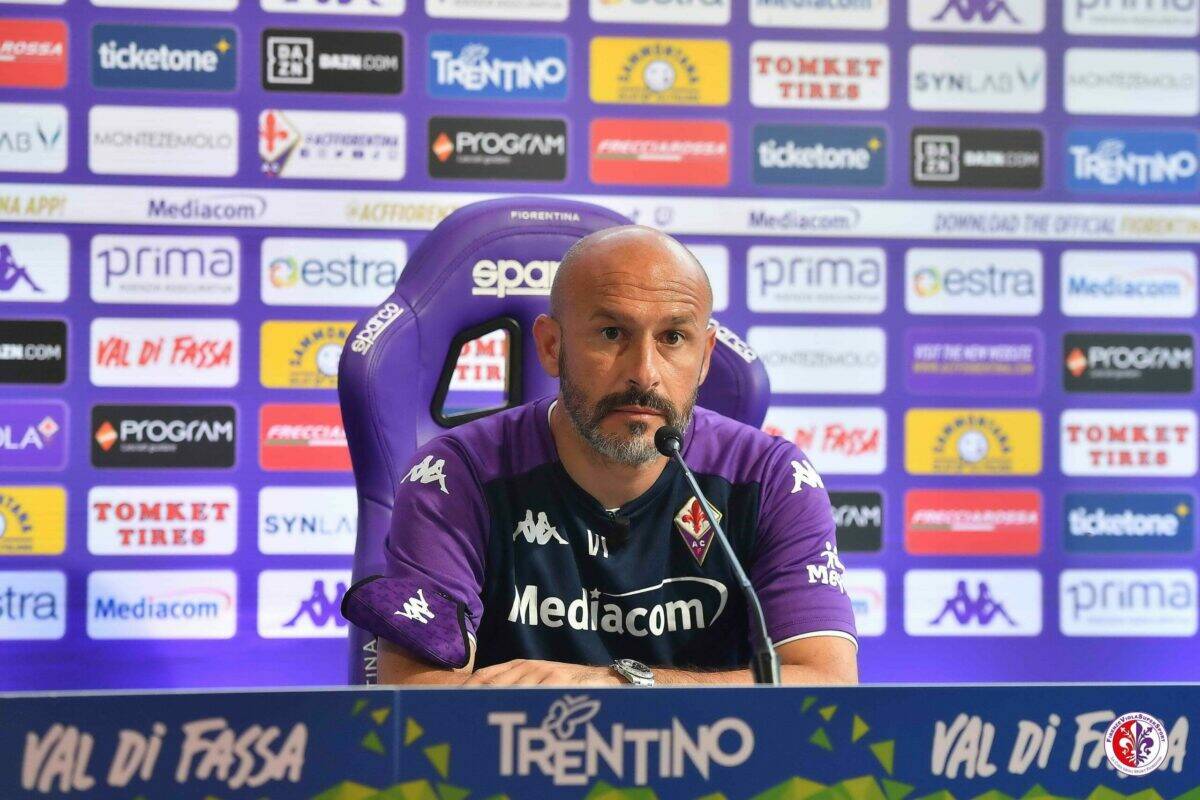 <span class="hot">Live <i class="fa fa-bolt"></i></span> CALCIO- La Conferenza Stampa dell’allenatore della Fiorentina, Vincenzo Italiano alla vigilia della semifinale di ritorno, a Torino, contro la Juventus