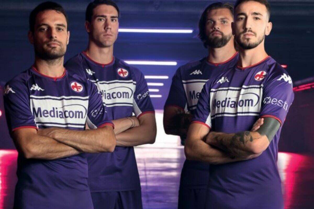 Fiorentina, presentate le nuove maglie da gioco (Foto)