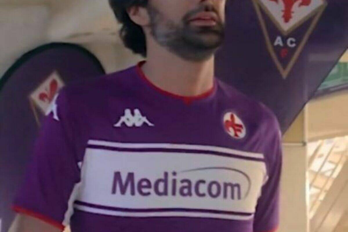 Calcio: presentate le nuove maglie di ACF Fiorentina