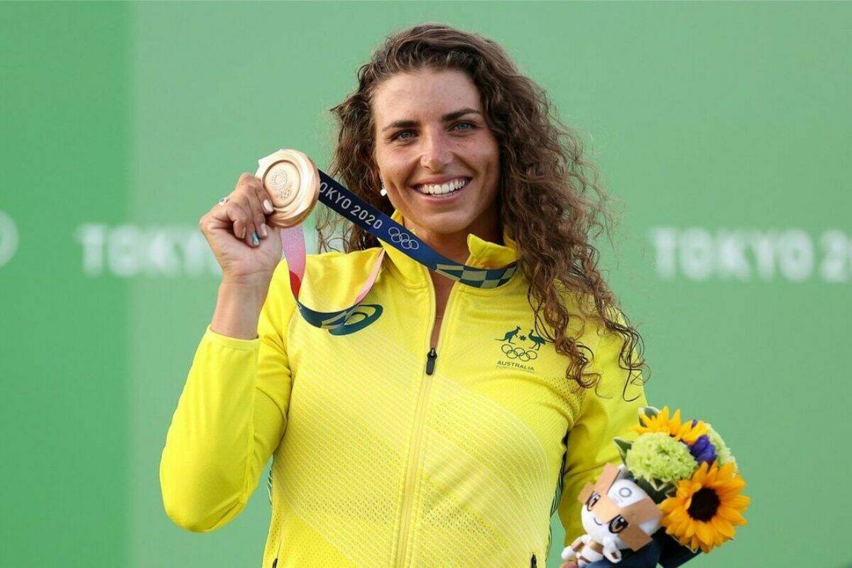 OLIMPIADI Tokyo 2020- La campionessa australiana, Jessica Fox ripara il kayak con un profilattico e vince l’Oro!