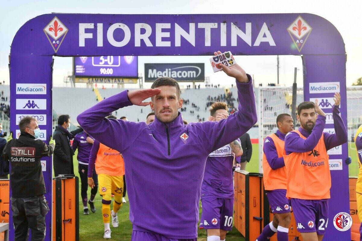 CALCIO- Il saluto del capitano della Fiorentina, Cristiano Biraghi a Joe Barone