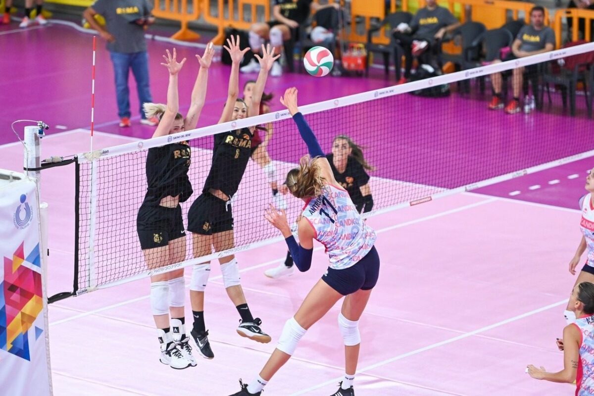 VOLLEY FEMMINILE- La Savino Del Bene Scandicci in finale contro la Del Savio Vallefoglia.