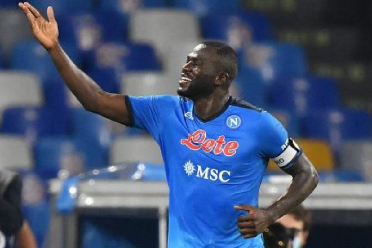 CALCIO- Il Direttore Generale della Fiorentina, Joe Barone, chiede scusa a Koulibaly per gli inaccettabili cori rivolti al giocatore partenopeo, a fine partita.