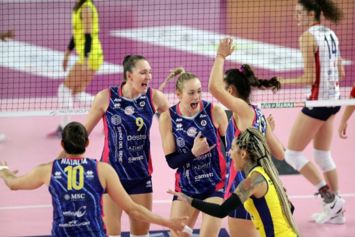 <span class="hot">Live <i class="fa fa-bolt"></i></span> VOLLEY FEMMINILE SERIE A1- Recupero 1a Giornata Ritorno, Savino Del Bene Scandicci- VBC Trasporti Pesanti Casalmaggiore 3-0 (25-20; 25-19; 25-15)