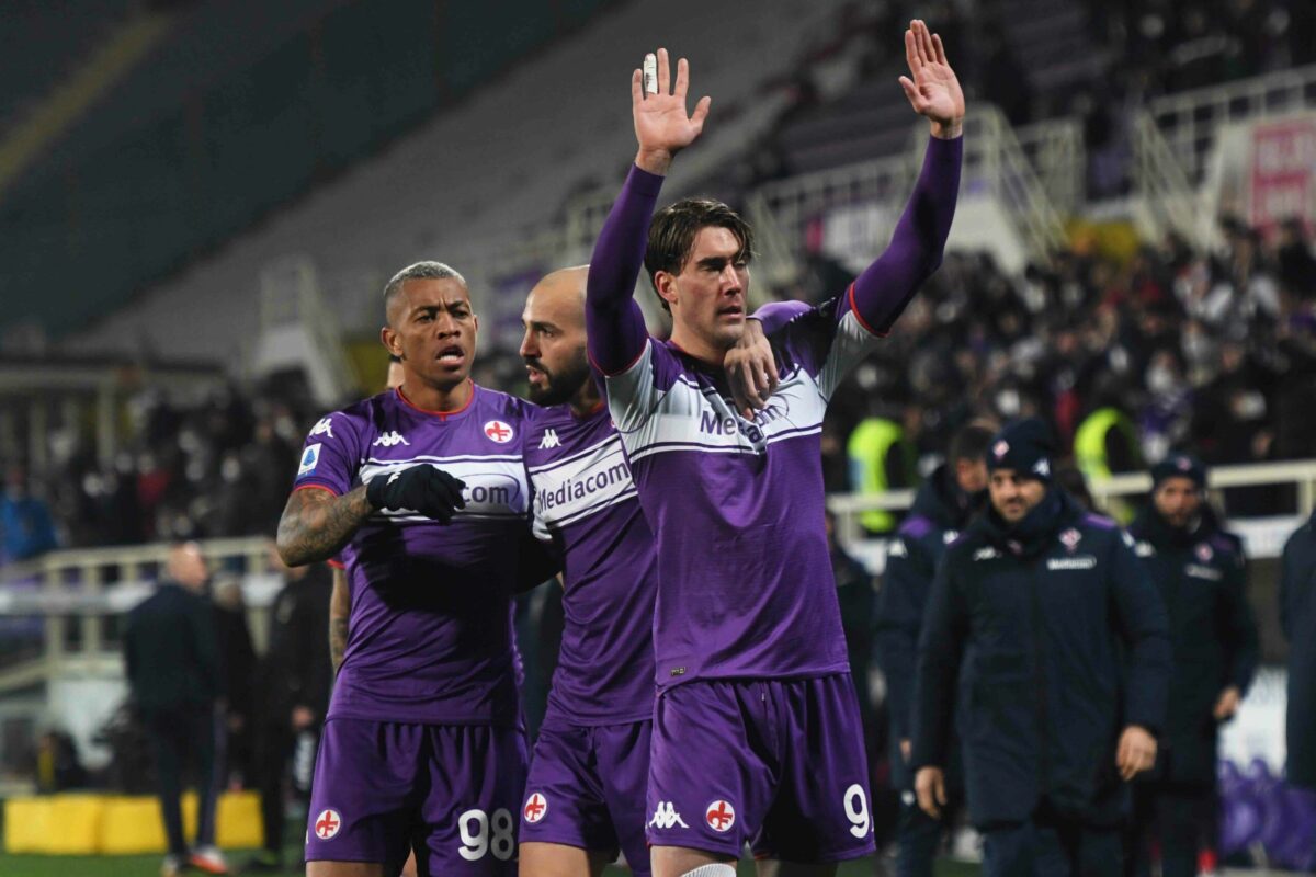 Fiorentina: 2 positivi al covid. Squadra partita per Cagliari. Convocati: out Vlahovic