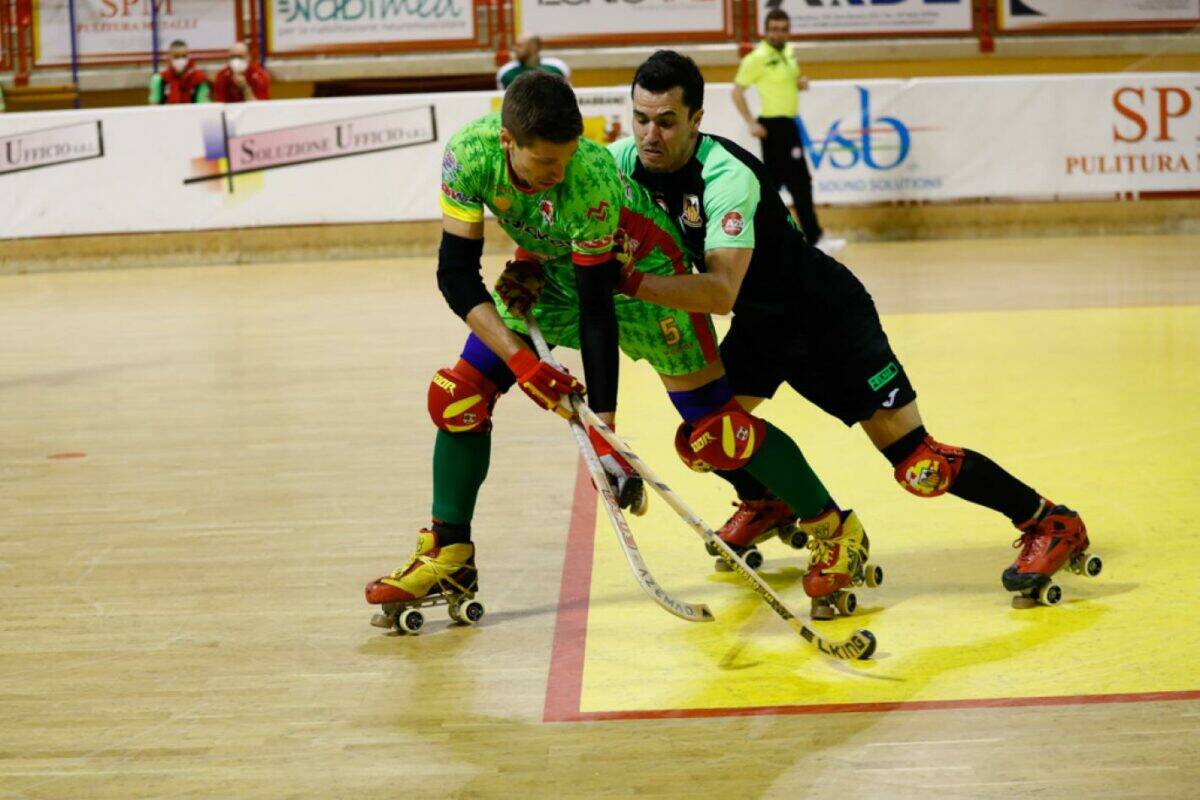 Hockey a rotelle: Recupero 12° turno: Forte dei Marmi vince a Matera, pareggia Grosseto, cade il Follonica.