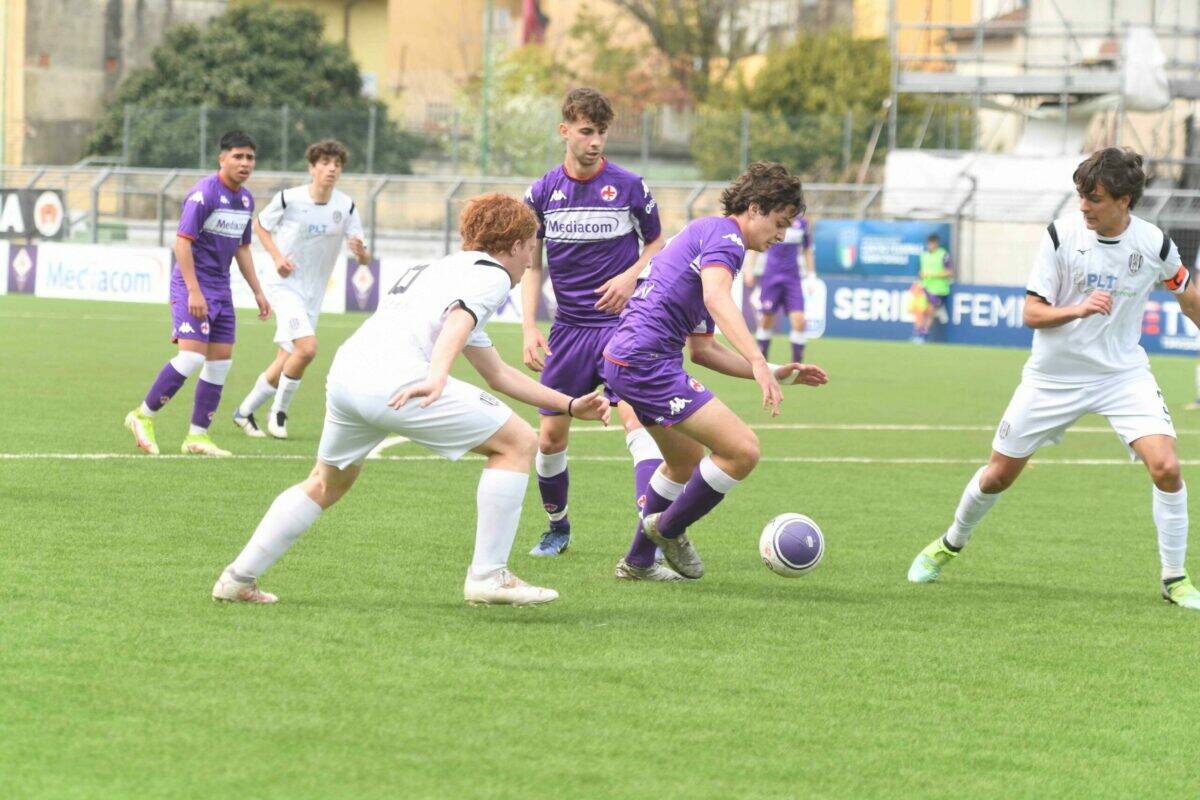 Calcio: “Giovani pianticelle viola crescono” Domenica “speciale” tra il”Bozzi” ed il  “Bartolozzi” di Scandicci: 3 amichevoli tra Fiorentina e Cesena Under 17(1-0 Fiorentina)Under 15 (3-0 Fiorentina); Under 16: finale 1-1..)