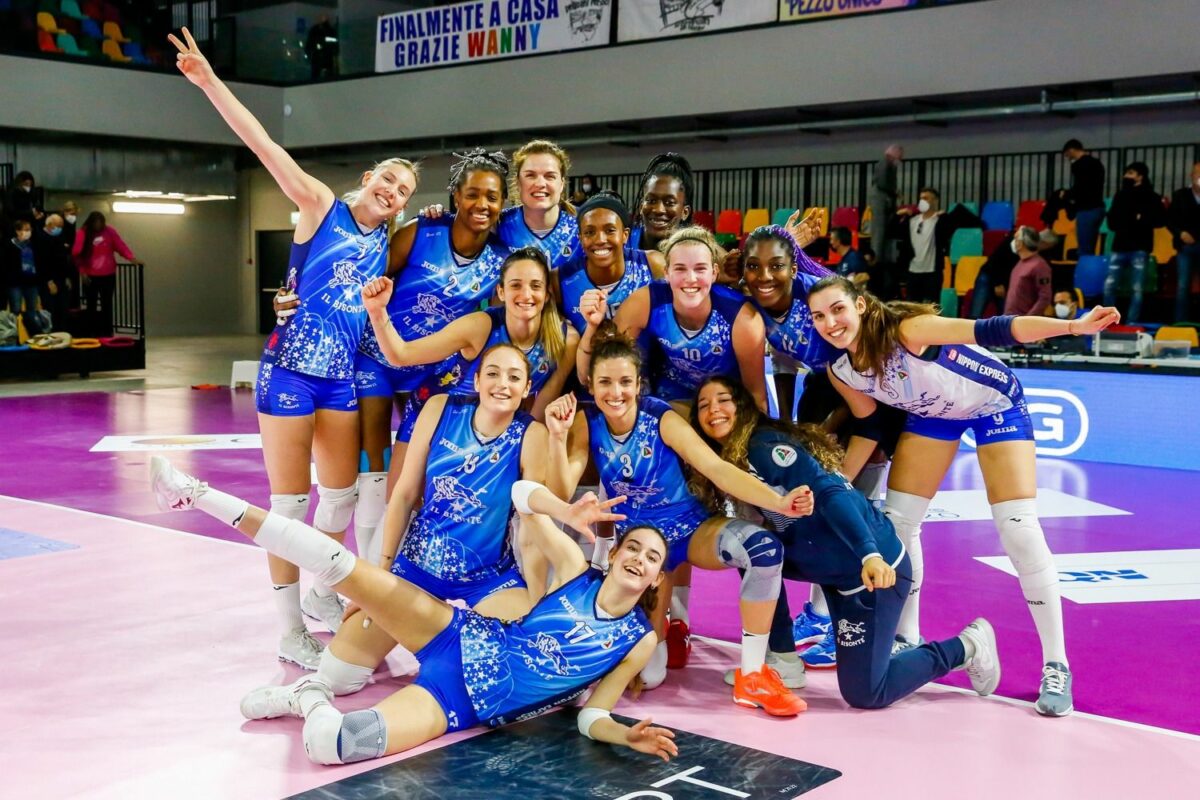 VOLLEY FEMMINILE SERIE A1- Il Bisonte Firenze- Volley Bergamo 3-1 (23-25; 31-29; 25-20; 25-23)