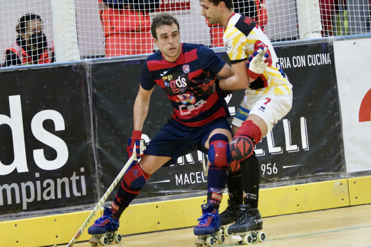 Hockey a rotelle : il Forte dei Marmi e Follonica vanno in semifinale In A2 passa lo Startit Prato che poi perde col Matera 0-1