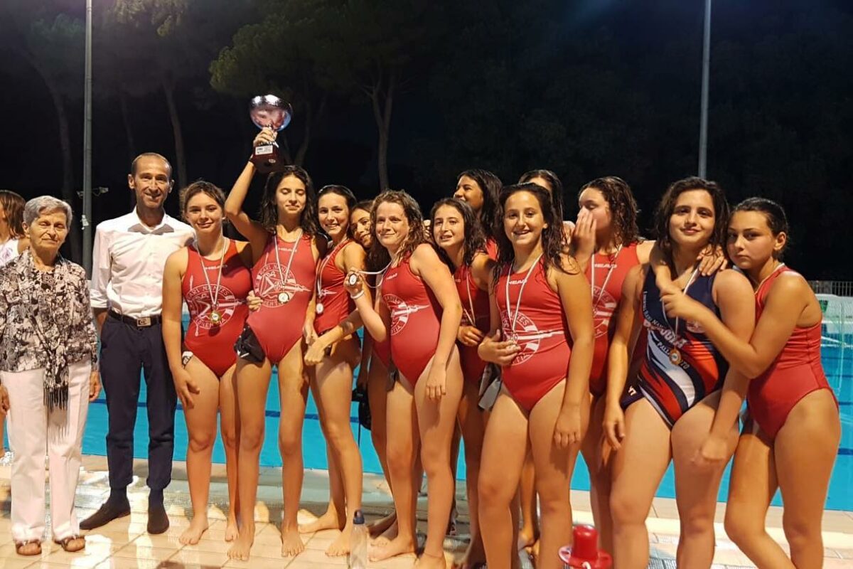 Pallanuoto: La Rari Nantes Florentia Under 14/F  Campione Regionale