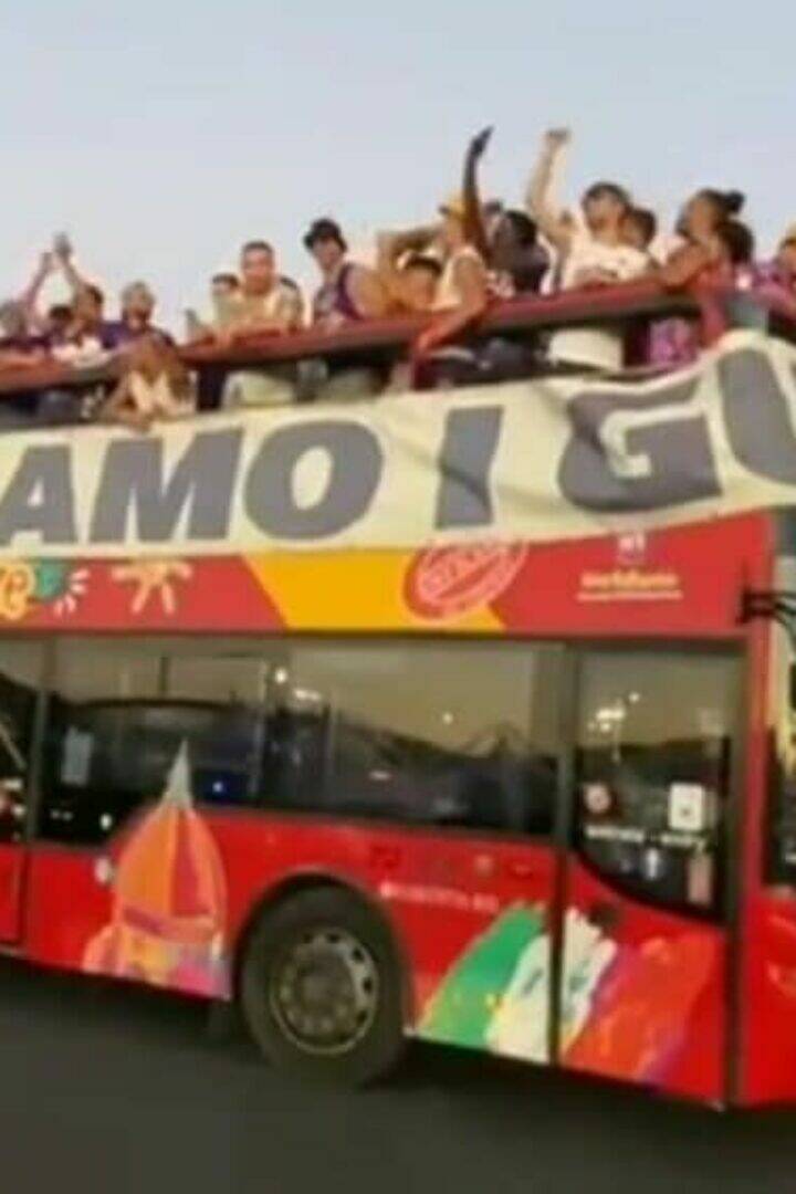 Football Americano: i festeggiamenti in centro dei Guelfi Campioni d’Italia