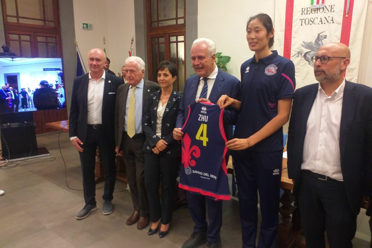 VOLLEY FEMMINILE- Savino Del Bene Scandicci, presentata la fuoriclasse cinese, Zhu Ting.