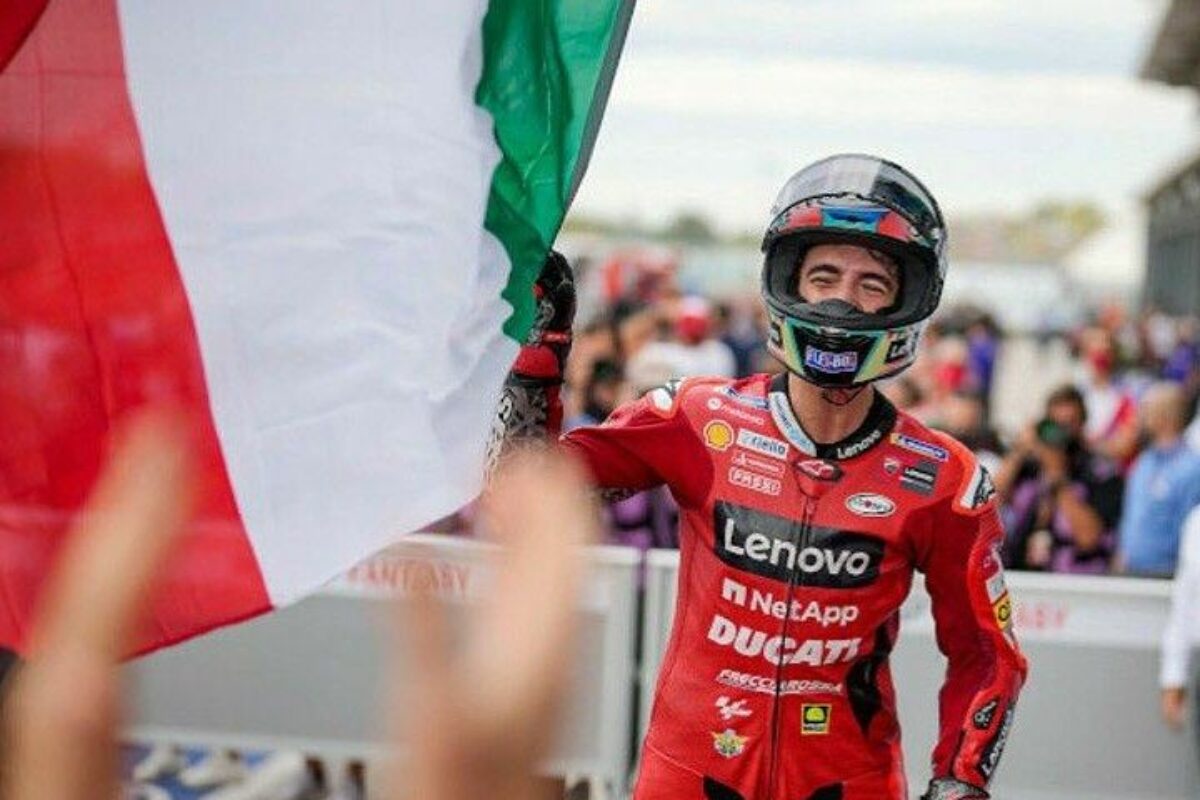 Motociclismo: “Super”Francesco “Pecco”  Bagnaia Campione del Mondo con la Ducati !!