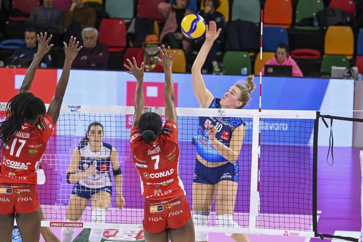 VOLLEY FEMMINILE SERIE A1- Il Bisonte cerca punti nella trasferta di Pinerolo