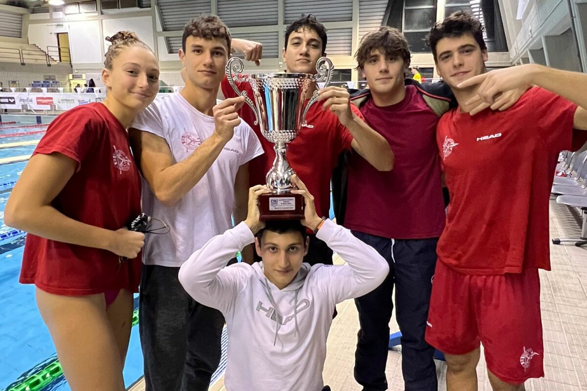 Nuoto: la Coppa Caduti di Brema ( il campionato a squadre di nuoto)”orfano” della finalissima vinto dall’Aniene Roma. Le 2 squadre della R.N.Florentia (maschi senza Zazzeri e Restivo…) entrambe seste.