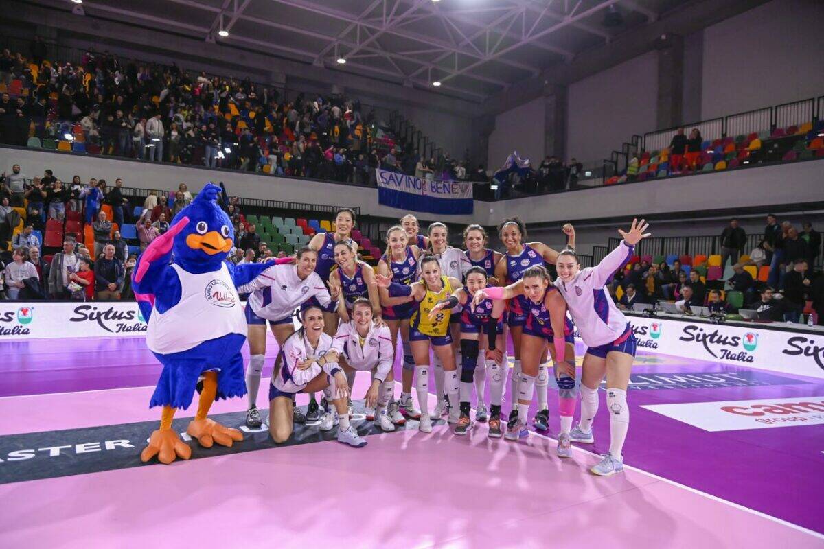 <span class="hot">Live <i class="fa fa-bolt"></i></span> VOLLEY FEMMINILE SERIE A1-25a Giornata live Savino Del Bene Scandicci-Volley Bergamo 3-0 (25-14; 25-14; 25-15)