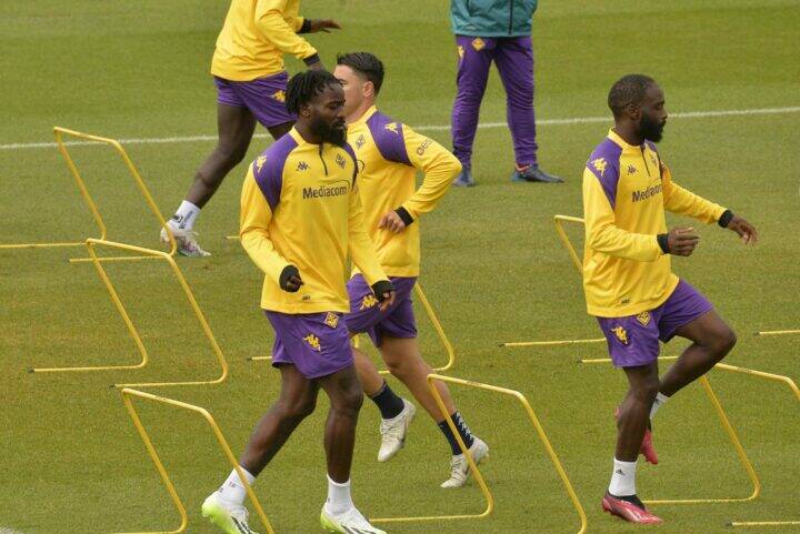 CALCIO- Fiorentina, la rifinitura della squadra viola alla vigilia dell’importante gara di ritorno contro il Rapid…