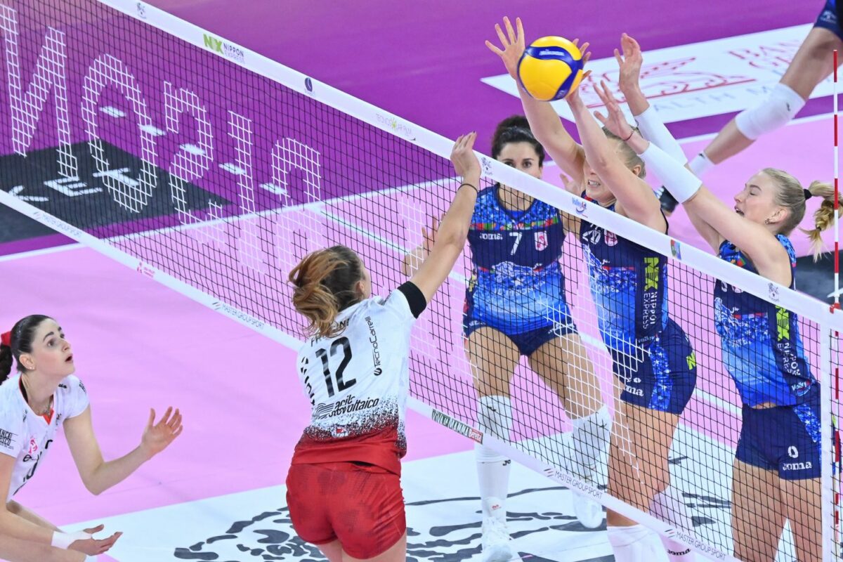 VOLLEY FEMMINILE SERIE A1- UYBA Volley Busto Arsizio- Il Bisonte Firenze 3-1 (25-16, 25-20, 20-25, 25-18)