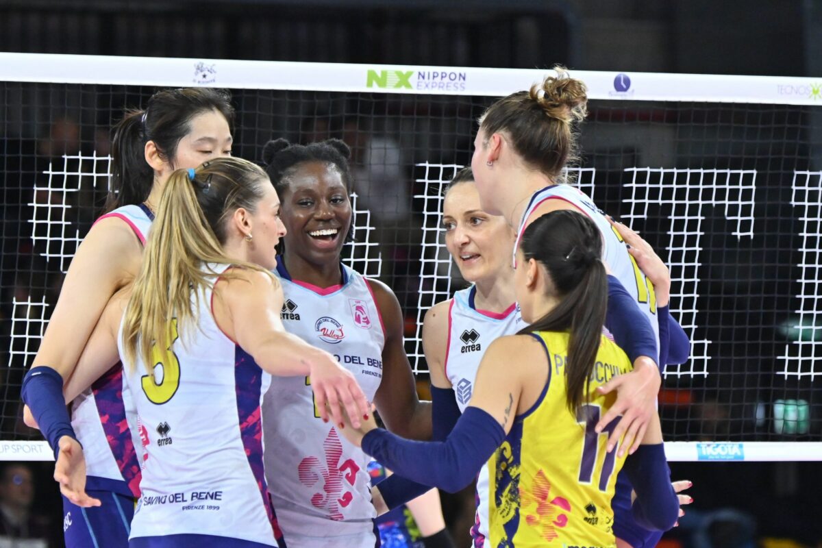 <span class="hot">Live <i class="fa fa-bolt"></i></span> VOLLEY FEMMINILE SERIE A1-25a Giornata live Savino Del Bene Scandicci-Aeroitalia SMI Roma 3-0 (25-18, 25-17, 25-20)