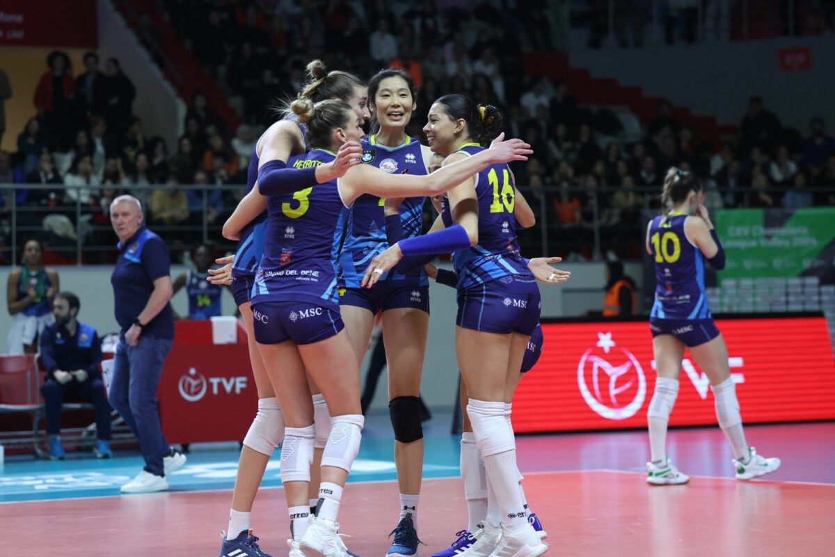 VOLLEY FEMMINILE CEV CHAMPIONS LEAGUE- Eczacıbaşı Dynavit Istanbul – Savino Del Bene Scandicci: 3-2 (23-25, 25-21, 24-26, 25-17, 15-10)