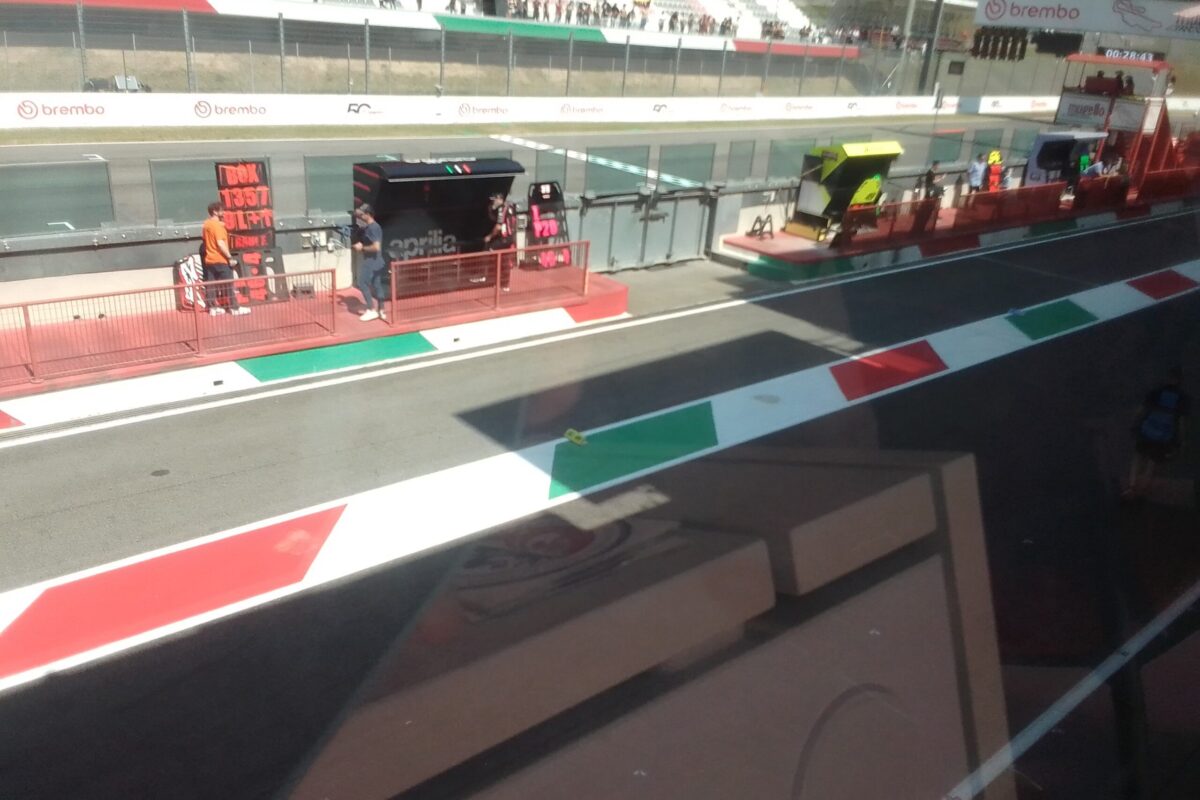 Motociclismo: Il Gp D’Italia al Mugello: Telefirenzeviolasupersport Firenze Sport 1 c’ e’ !! Stamani Bezzecchi 1°, ma Bagnaia 8°..Nelle 2° libere..con gli 8 minuti finali entusiasmanti..”Pole provvisoria ” per Vignales, “Pecco” 2° Domattina le prove ufficiali; nel pomeriggio la “Sprint”