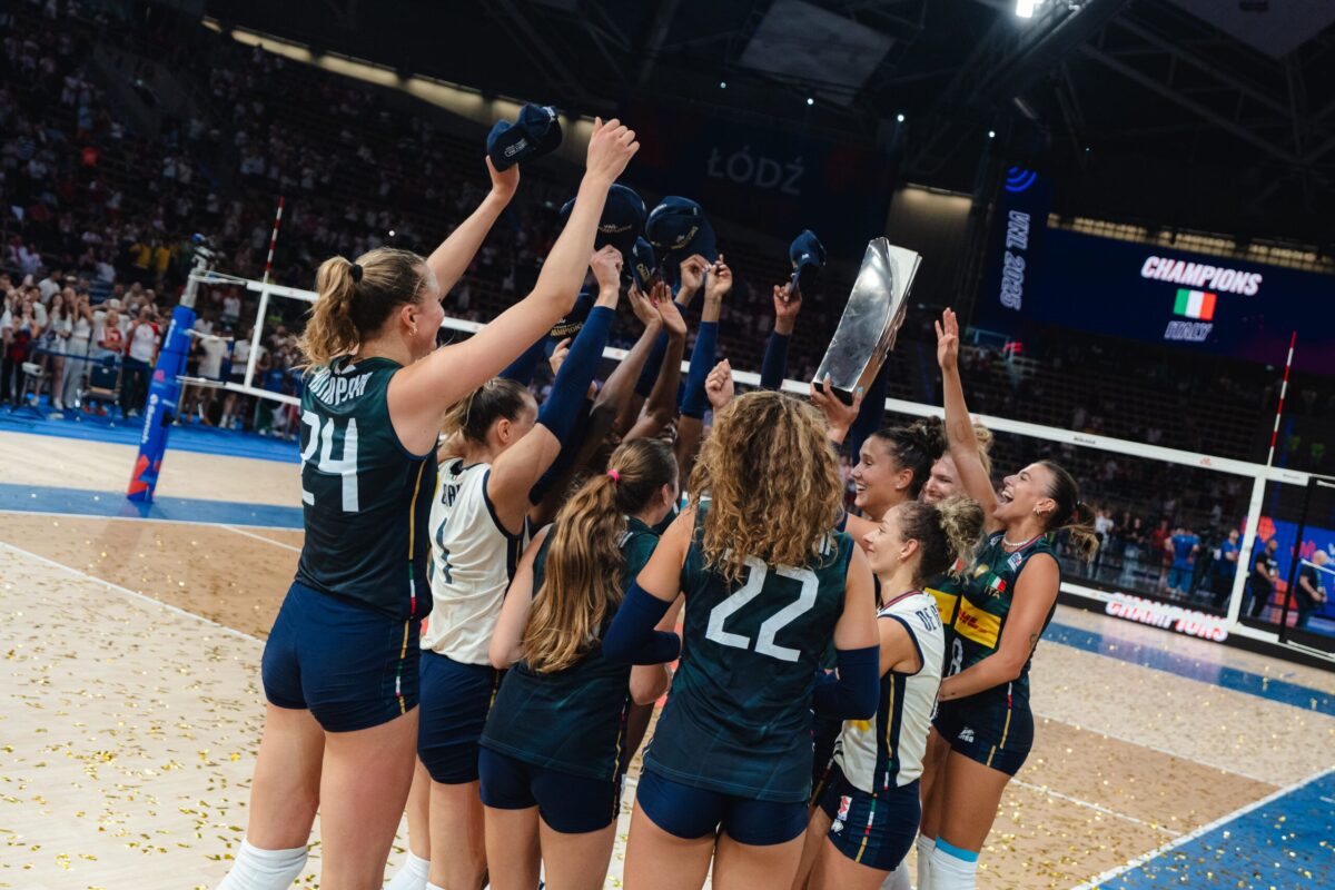 VOLLEY WORLD NATIONS LEAGUE-L’Italia batte il Brasile, è Oro. Brutto infortunio per Degradi.