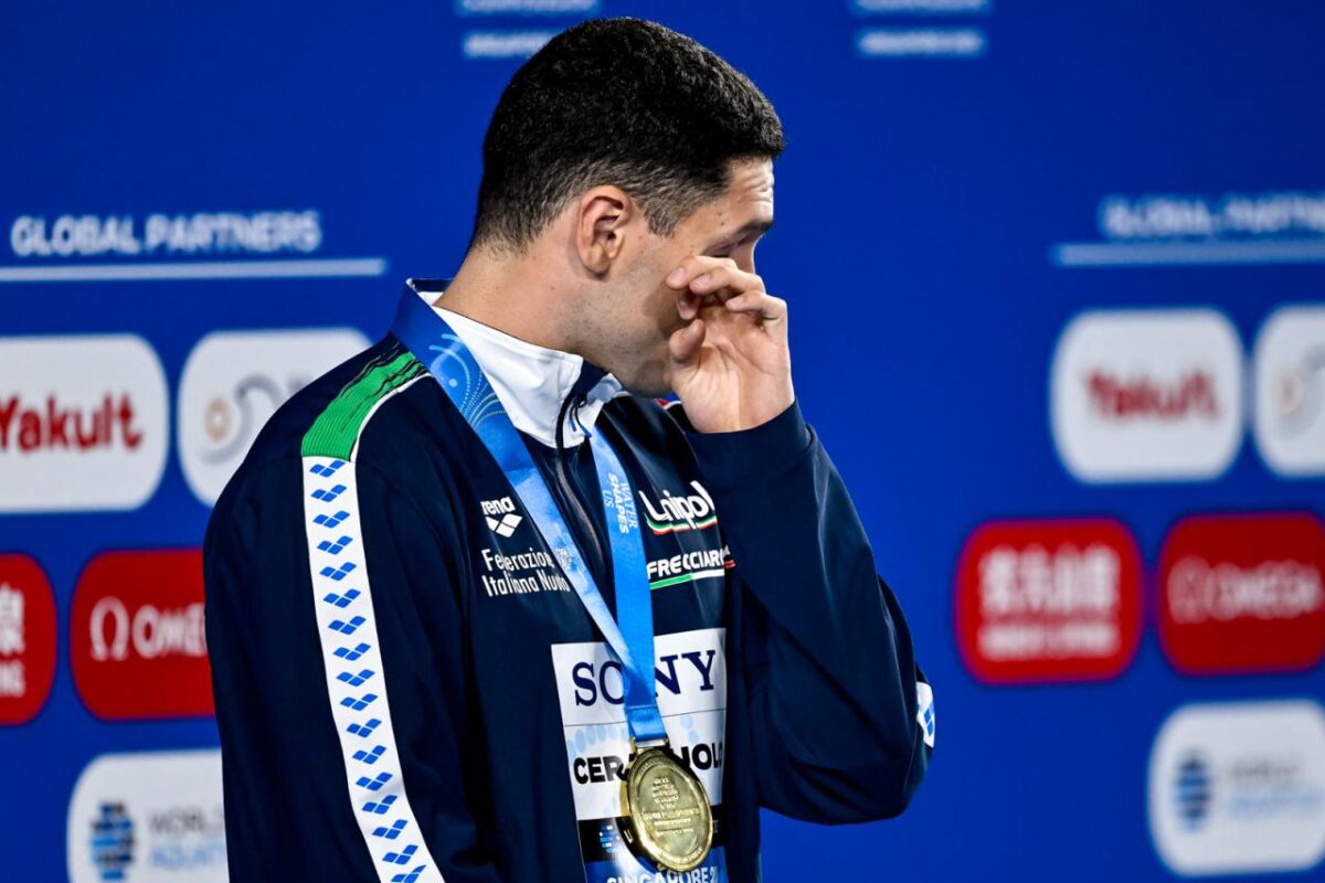Mondiali Singapore: Nuoto / Tuffi: che mattinata!!!..ECCO L’OROOOOOOO !!! SIMONE CERASUOLO ORO NEI 50 RANA !!! intanto ARRIVAVA  L’ORO DAI TUFFI..MATTEO SANTORO-CHIARA PELLACANI SUL TETTO DEL MONDO DAI 3 METRI !!!! purtroppo  la 4×100 “mista-mixed”  finisce solo 6°