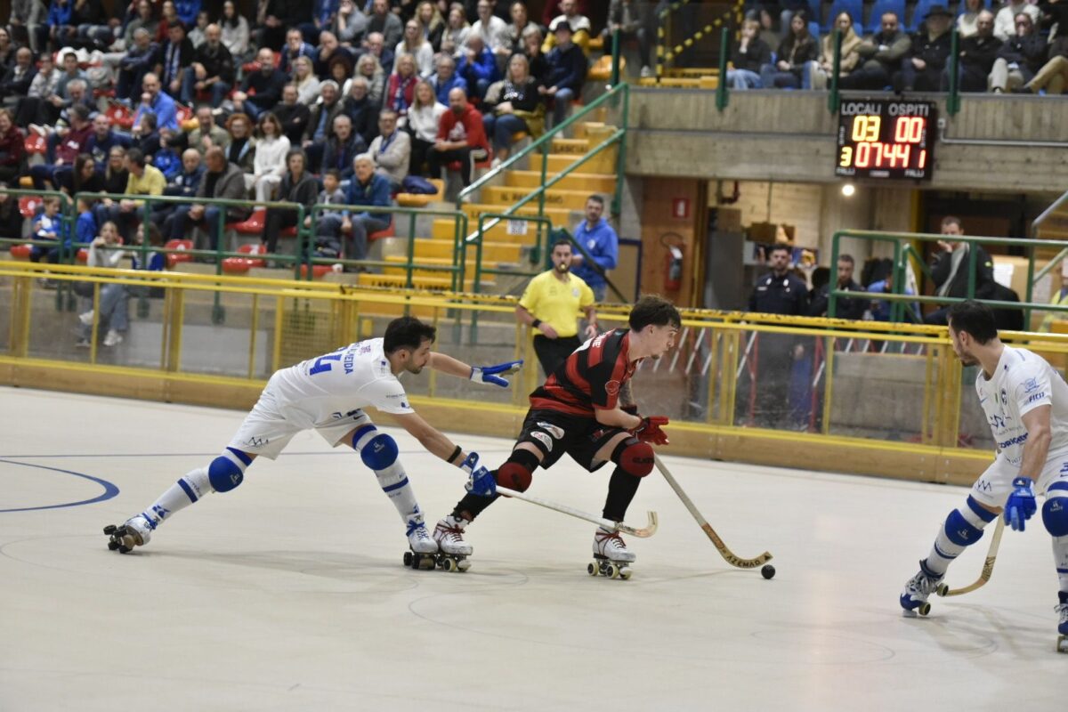 Hockey a Rotelle: completato l’ultimo turno Buon pareggio del Follonica a Monza 4-4