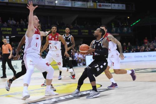 AJX ARMANI EXCHANGE MILANO VS SEGAFREDO VIRTUS BOLOGNA 11