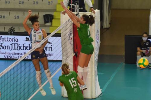SAVINO DEL BENE SCANDICCI VS KHIMIK YUZHNY 10