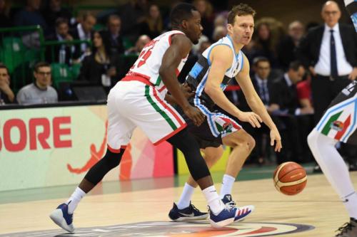 VANOLI CREMONA VS OPENJOBMETIS VARESE 06